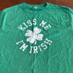 St Patrick’s Green Men’s Shirt with Shamrock Design Kiss Me I’m Irish
